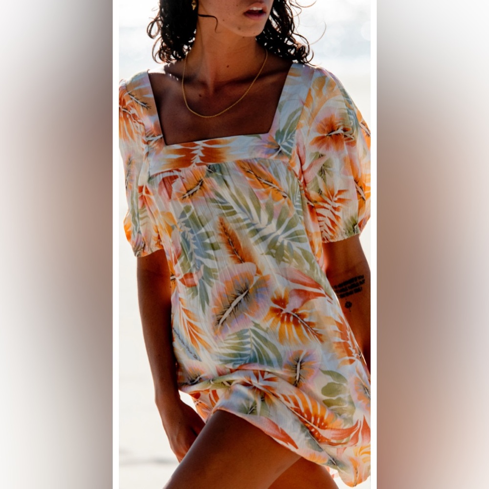 Billabong Vibrant Leaf Print Blouse